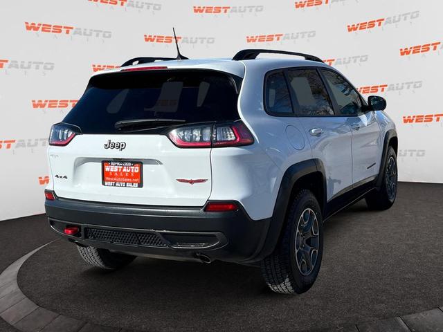 Photo of 2022 Bright White Clearcoat Jeep Cherokee