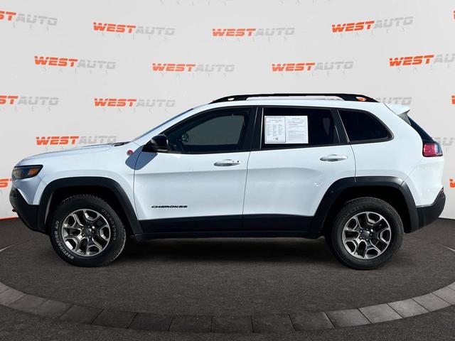 Photo of 2022 Bright White Clearcoat Jeep Cherokee