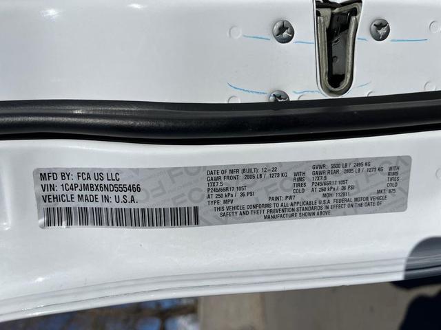 Photo of 2022 Bright White Clearcoat Jeep Cherokee