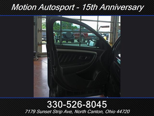 Photo of 2016 Shadow Black Ford Taurus