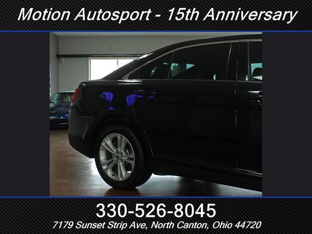 Photo of 2016 Shadow Black Ford Taurus