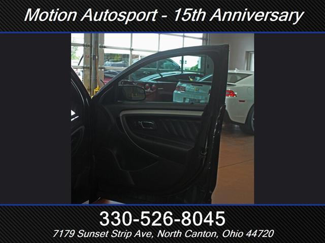 Photo of 2016 Shadow Black Ford Taurus