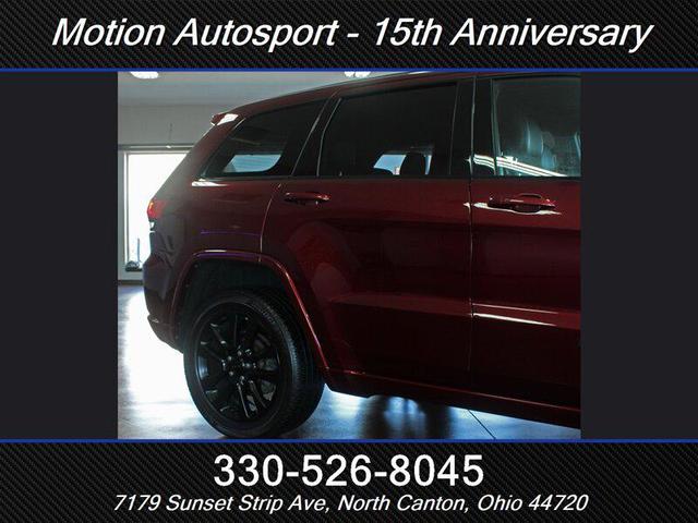 Photo of 2017 Velvet Red Pearl Coat Jeep Grand Cherokee