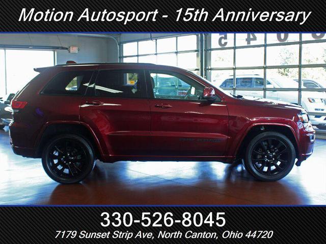 Photo of 2017 Velvet Red Pearl Coat Jeep Grand Cherokee