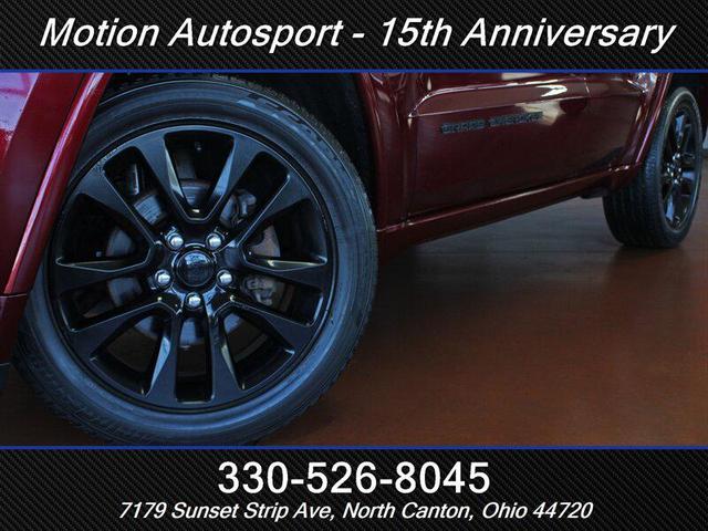 Photo of 2017 Velvet Red Pearl Coat Jeep Grand Cherokee