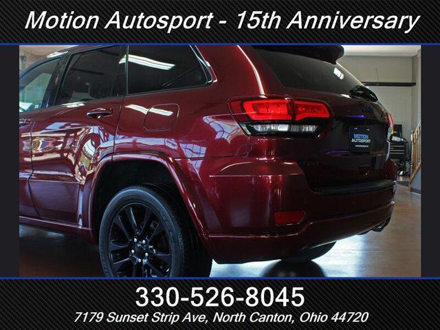 Photo of 2017 Velvet Red Pearl Coat Jeep Grand Cherokee