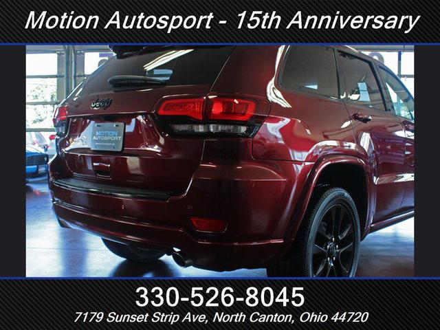 Photo of 2017 Velvet Red Pearl Coat Jeep Grand Cherokee