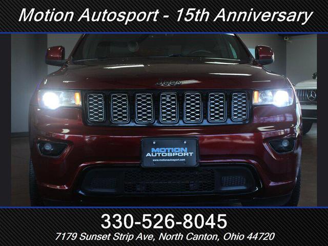 Photo of 2017 Velvet Red Pearl Coat Jeep Grand Cherokee