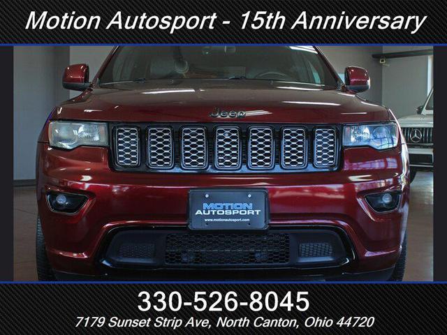 Photo of 2017 Velvet Red Pearl Coat Jeep Grand Cherokee