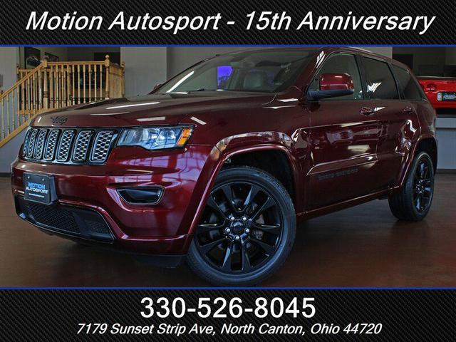 Photo of 2017 Velvet Red Pearl Coat Jeep Grand Cherokee
