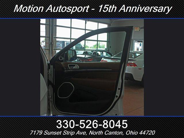 Photo of 2021 Bright White Clear Coat Jeep Grand Cherokee