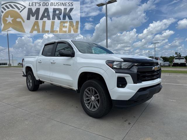 Photo of 2023 Summit White Chevrolet Colorado