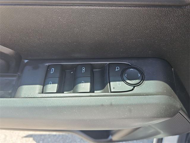 Photo of 2023 Summit White Chevrolet Colorado