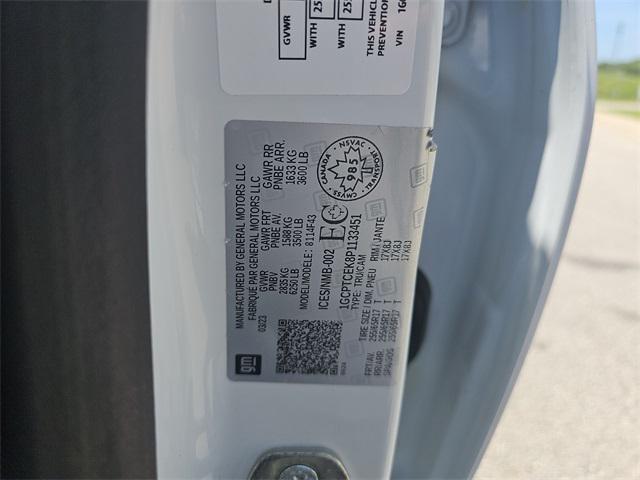 Photo of 2023 Summit White Chevrolet Colorado