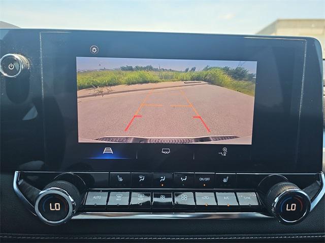 Photo of 2023 Summit White Chevrolet Colorado