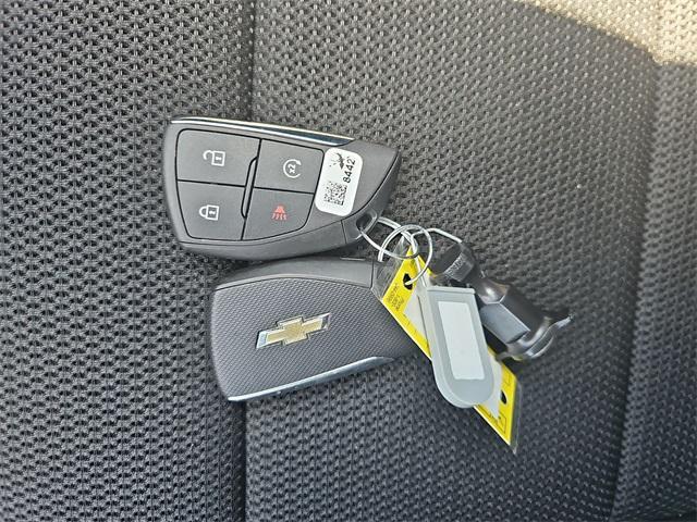 Photo of 2023 Summit White Chevrolet Colorado