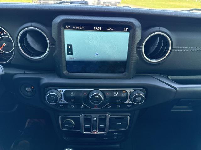 Photo of 2018 Bright White Clearcoat Jeep Wrangler Unlimited