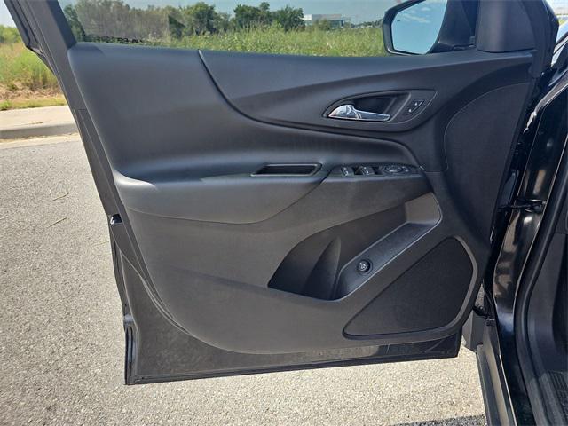 Photo of 2023 Mosaic Black Metallic Chevrolet Equinox