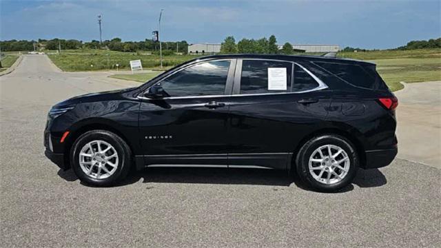 Photo of 2023 Mosaic Black Metallic Chevrolet Equinox