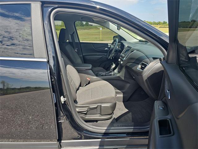 Photo of 2023 Mosaic Black Metallic Chevrolet Equinox