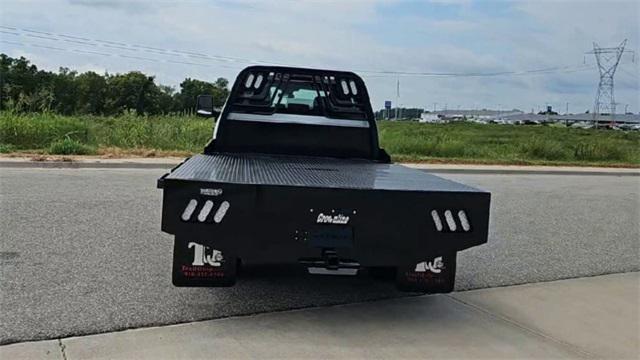 Photo of 2025 Summit White Chevrolet Silverado 3500