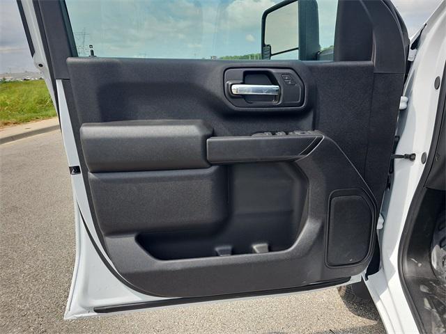 Photo of 2025 Summit White Chevrolet Silverado 3500