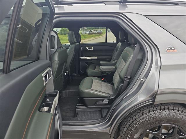 Photo of 2022 Carbonized Gray Metallic Ford Explorer