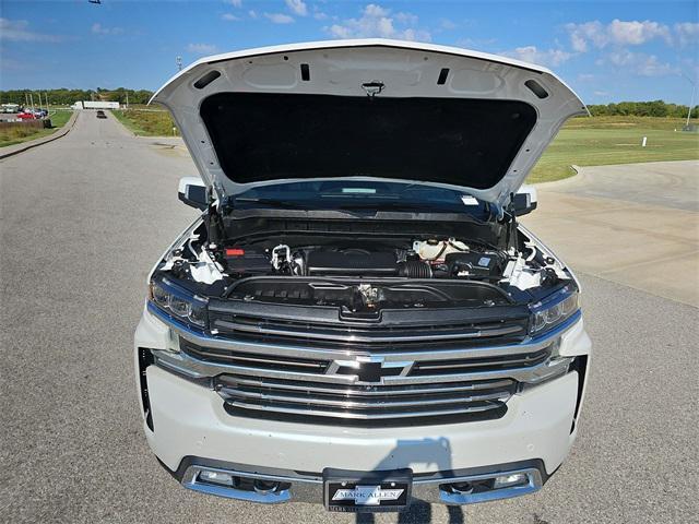 Photo of 2021 Iridescent Pearl Tricoat Chevrolet Silverado 1500