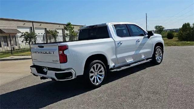 Photo of 2021 Iridescent Pearl Tricoat Chevrolet Silverado 1500