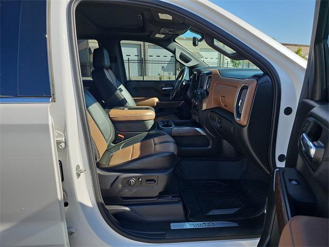 Photo of 2021 Iridescent Pearl Tricoat Chevrolet Silverado 1500