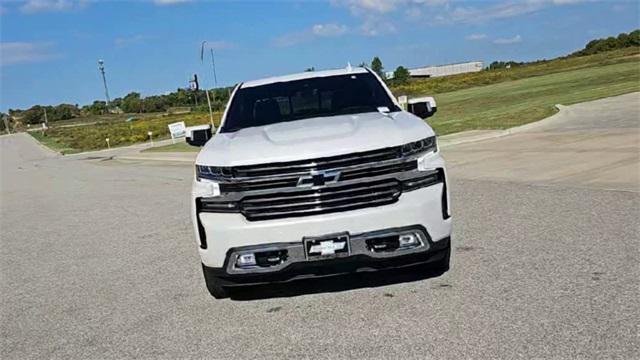 Photo of 2021 Iridescent Pearl Tricoat Chevrolet Silverado 1500