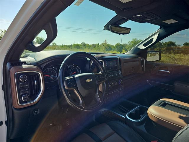 Photo of 2021 Iridescent Pearl Tricoat Chevrolet Silverado 1500