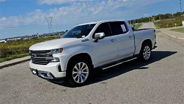 Photo of 2021 Iridescent Pearl Tricoat Chevrolet Silverado 1500