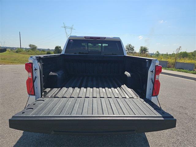 Photo of 2021 Iridescent Pearl Tricoat Chevrolet Silverado 1500