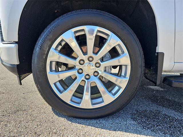 Photo of 2021 Iridescent Pearl Tricoat Chevrolet Silverado 1500