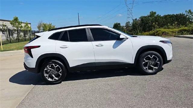 Photo of 2026 Summit White Chevrolet Trax