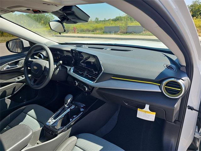 Photo of 2026 Summit White Chevrolet Trax