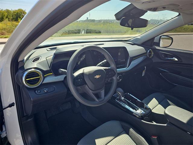 Photo of 2026 Summit White Chevrolet Trax