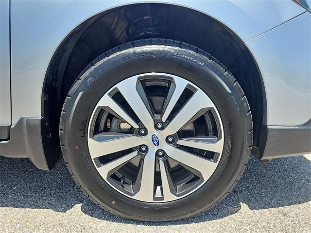 Photo of 2018 Ice Silver Metallic Subaru Outback