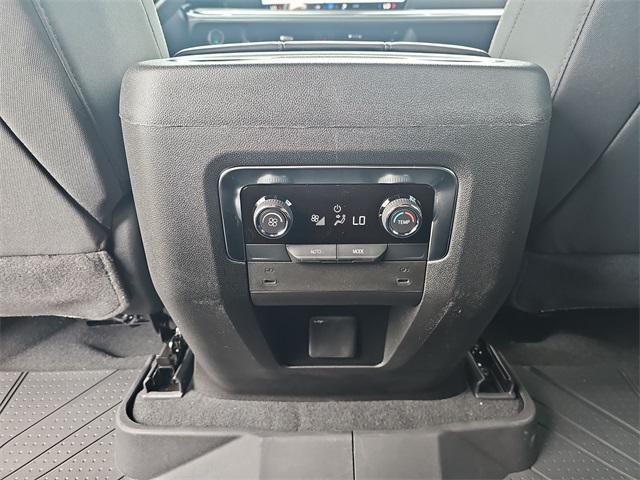 Photo of 2025 Summit White Chevrolet Tahoe