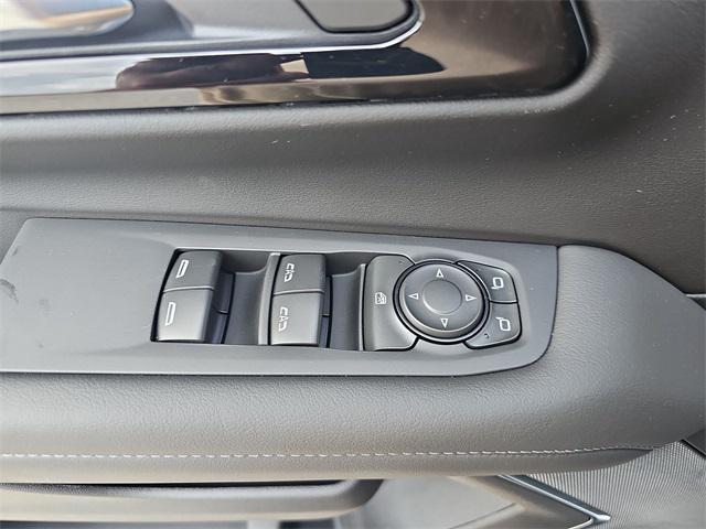 Photo of 2025 Summit White Chevrolet Tahoe