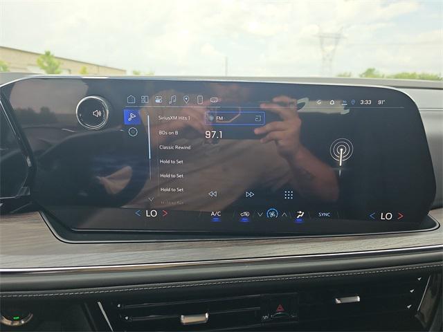 Photo of 2025 Summit White Chevrolet Tahoe