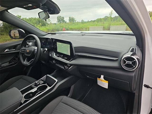 Photo of 2026 Summit White Chevrolet Equinox