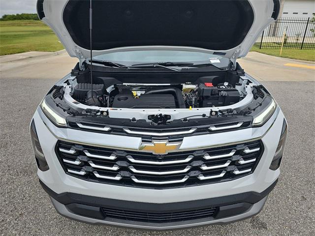 Photo of 2026 Summit White Chevrolet Equinox