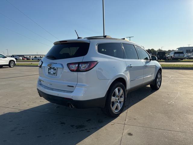 Photo of 2017 Iridescent Pearl Tricoat Chevrolet Traverse