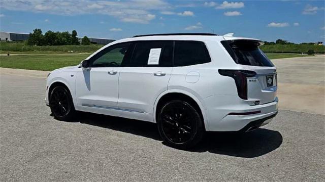 Photo of 2023 Crystal White Tricoat Cadillac XT6