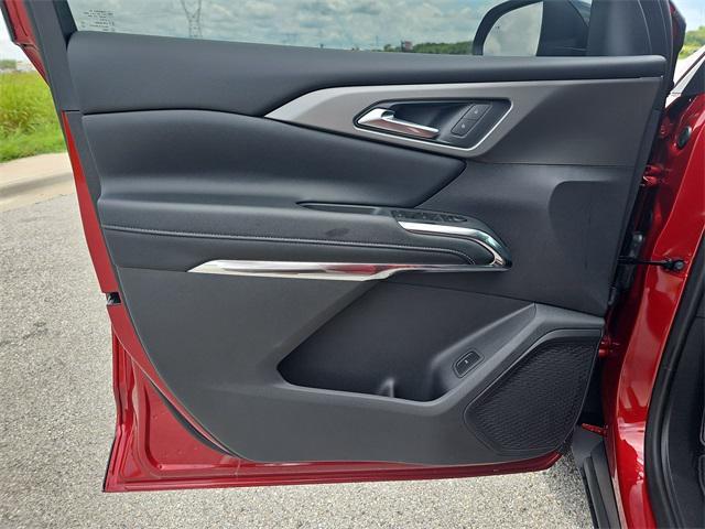 Photo of 2025 Radiant Red Tintcoat Chevrolet Traverse