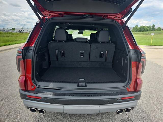 Photo of 2025 Radiant Red Tintcoat Chevrolet Traverse