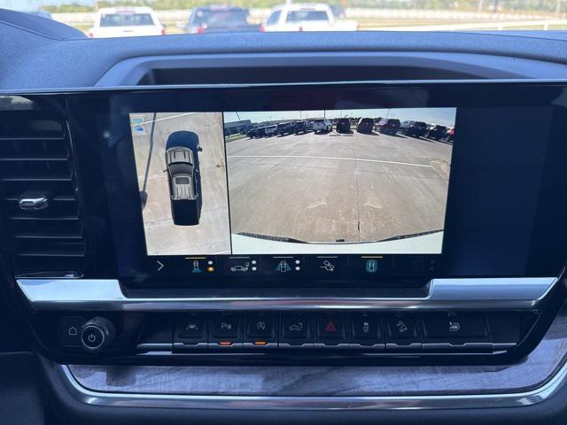 Photo of 2022 Iridescent Pearl Tricoat Chevrolet Silverado 1500