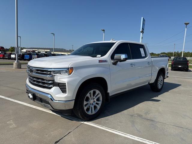 Photo of 2022 Iridescent Pearl Tricoat Chevrolet Silverado 1500